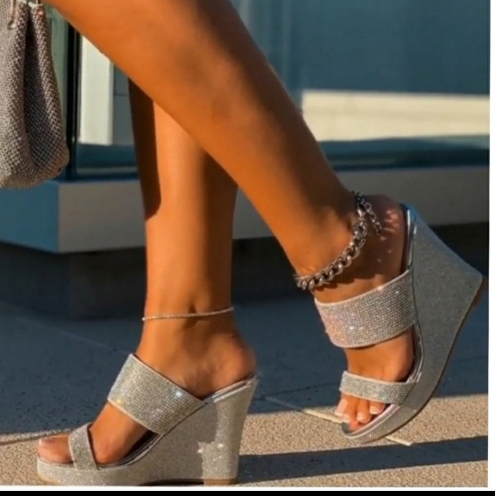 SILVER RHINESTONE PLATFORM WEDGE SANDAL! Size 8 Last One! New In Box